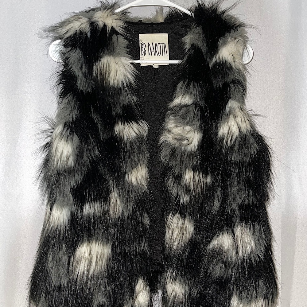 Faux Fur Vest | size Small